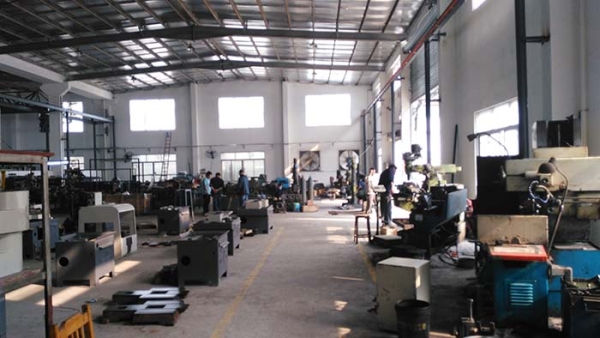 二次加工設(shè)備生產(chǎn)車間NO3(凱恩利機(jī)床)