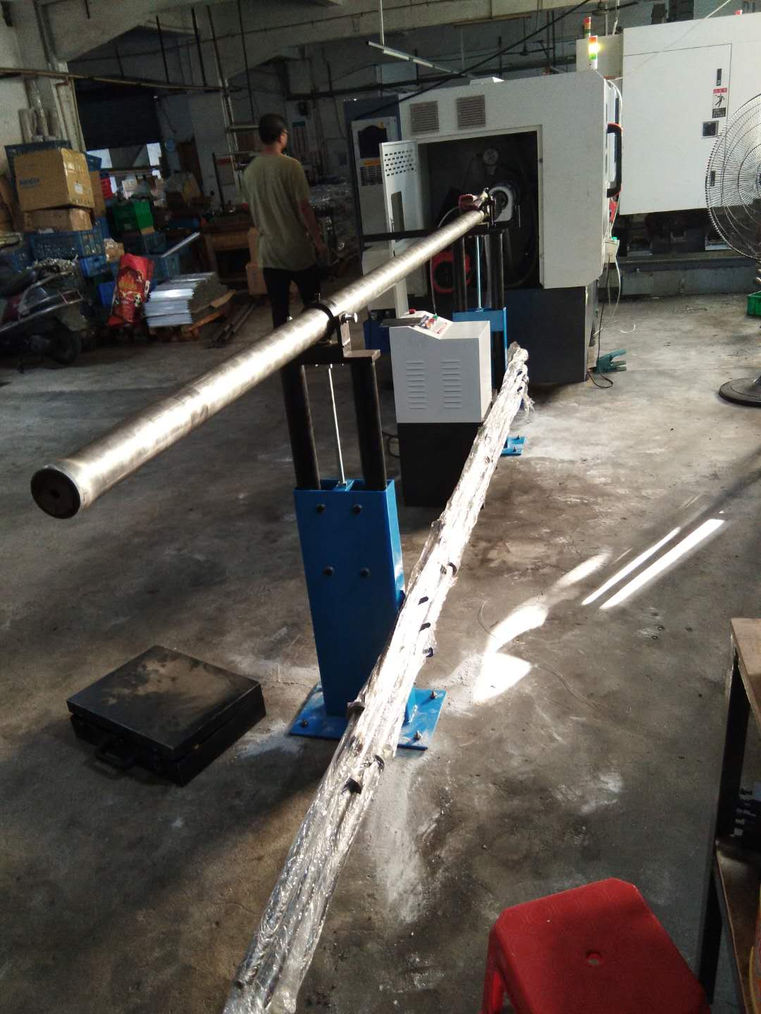 數(shù)控車床油欲送料器(配凱恩利46標(biāo)準(zhǔn)排刀機(jī)) 數(shù)量1臺機(jī) 數(shù)控車床油欲送料器(配凱恩利46標(biāo)準(zhǔn)排刀機(jī)) 數(shù)量1臺機(jī)