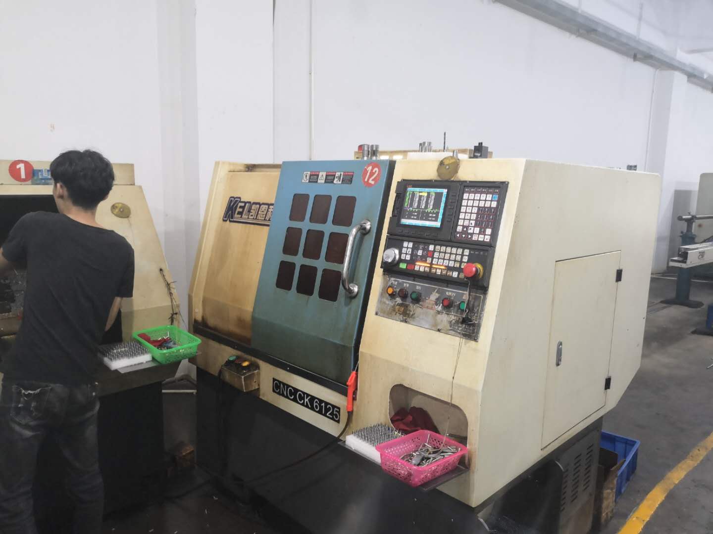 凱恩利數(shù)控車床作業(yè)中 凱恩利數(shù)控車床作業(yè)中