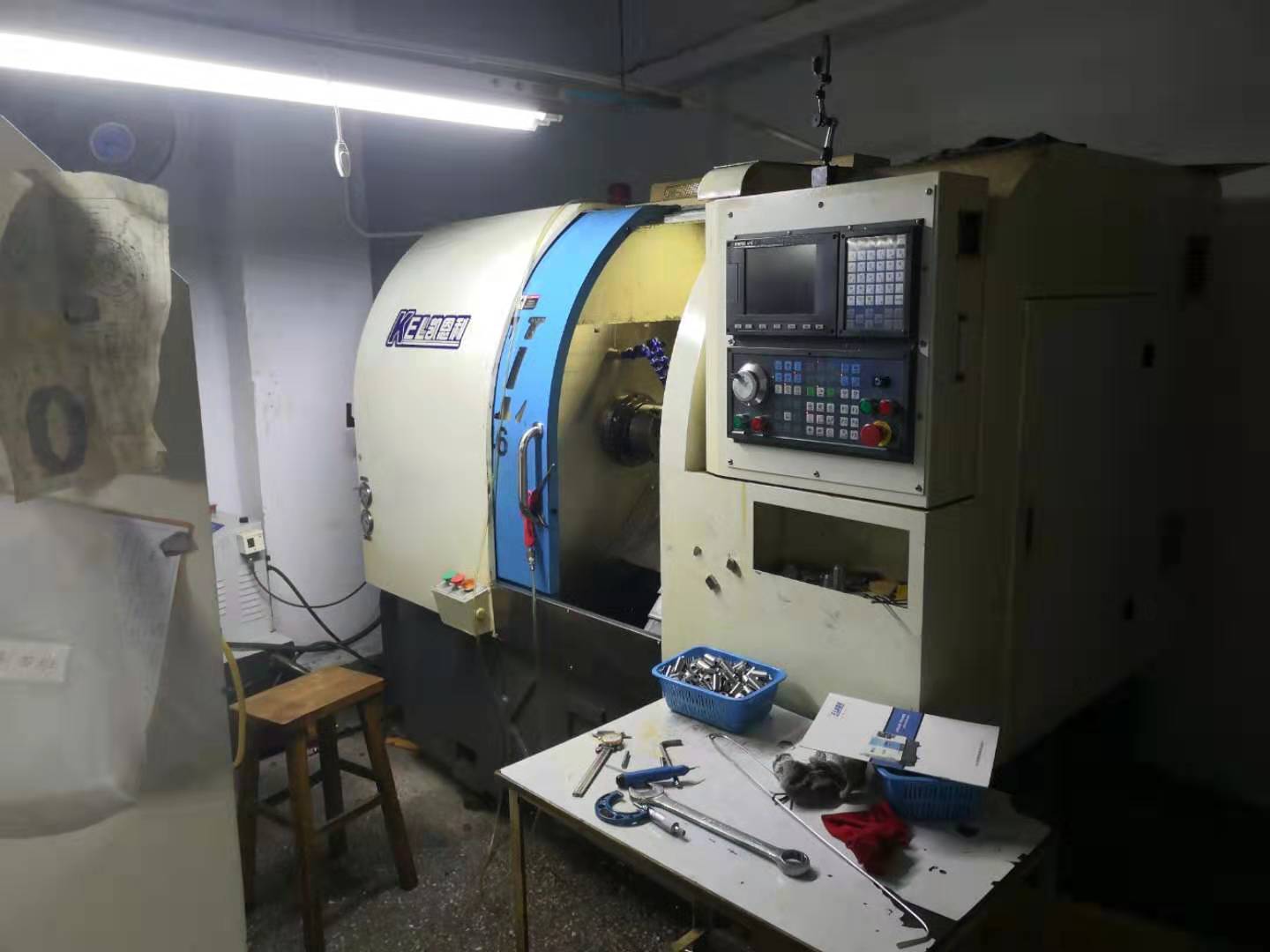 現(xiàn)在機(jī)器擺在一樓，總的有六~七臺機(jī)，六臺機(jī)是中山凱恩利機(jī)械的。其中36機(jī)5臺，46機(jī)1臺